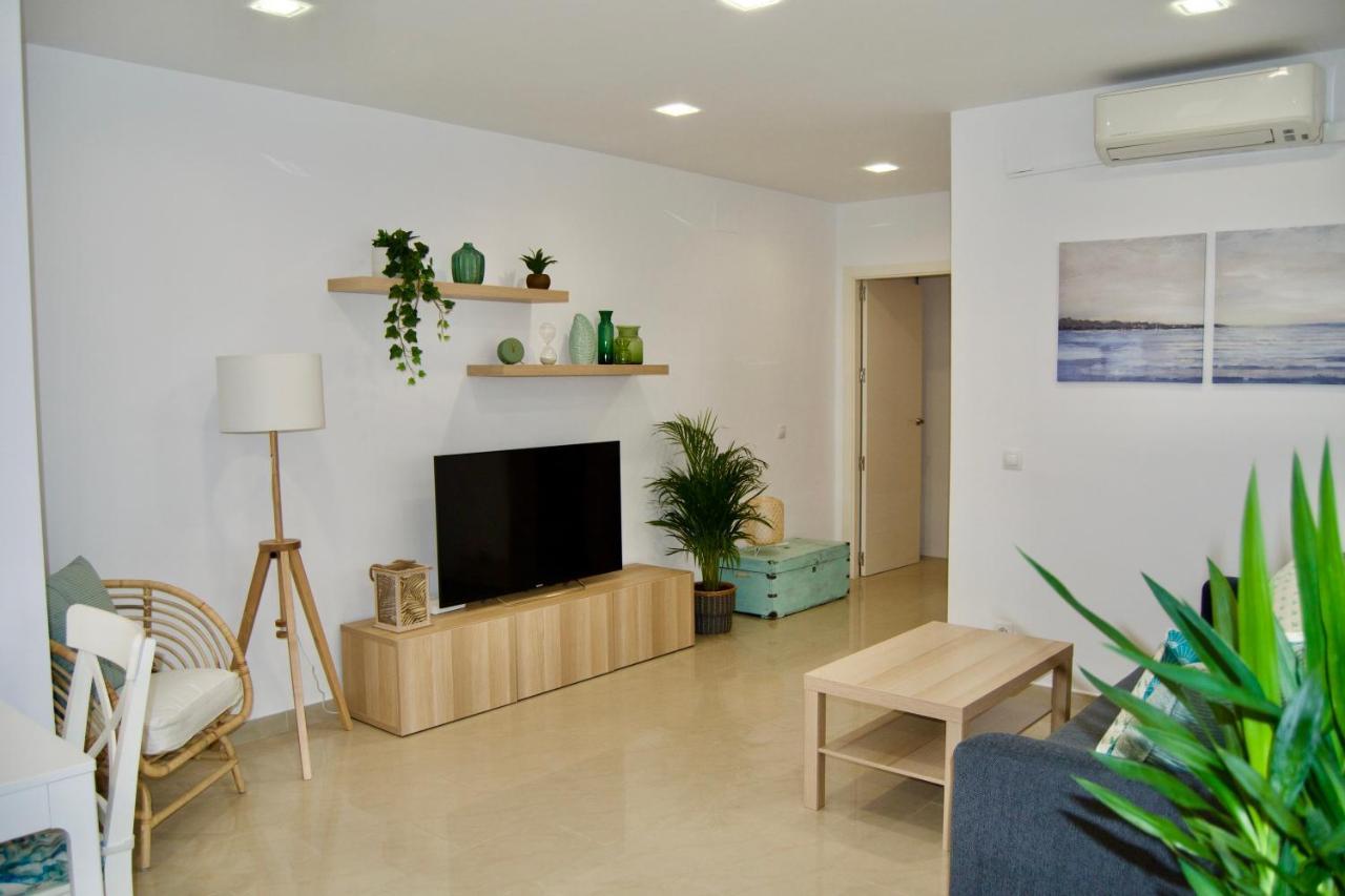 Ohana Beachfront Malagueta Malaga Exterior photo