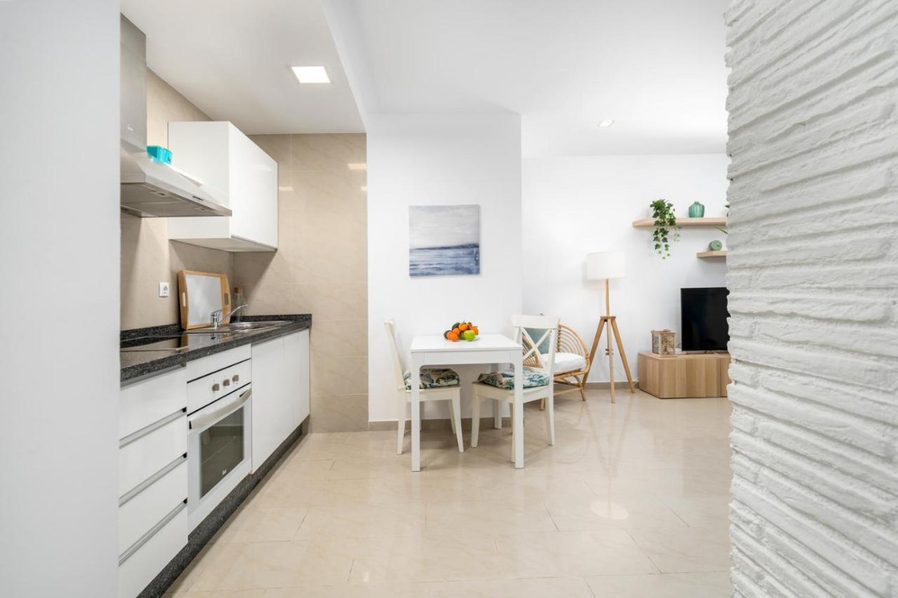 Ohana Beachfront Malagueta Malaga Exterior photo